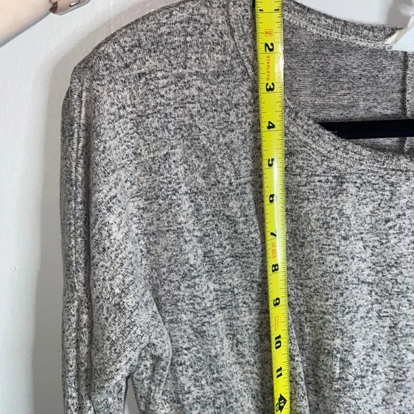 🪿Cute cream lightweight long sleeved top! - Picture 6 of 8